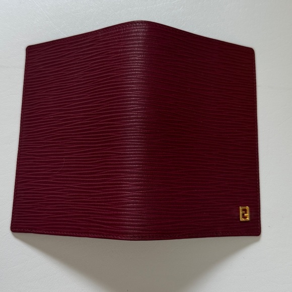 NEW! - FENDI Logo Passport Cover - Picture 7 of 12